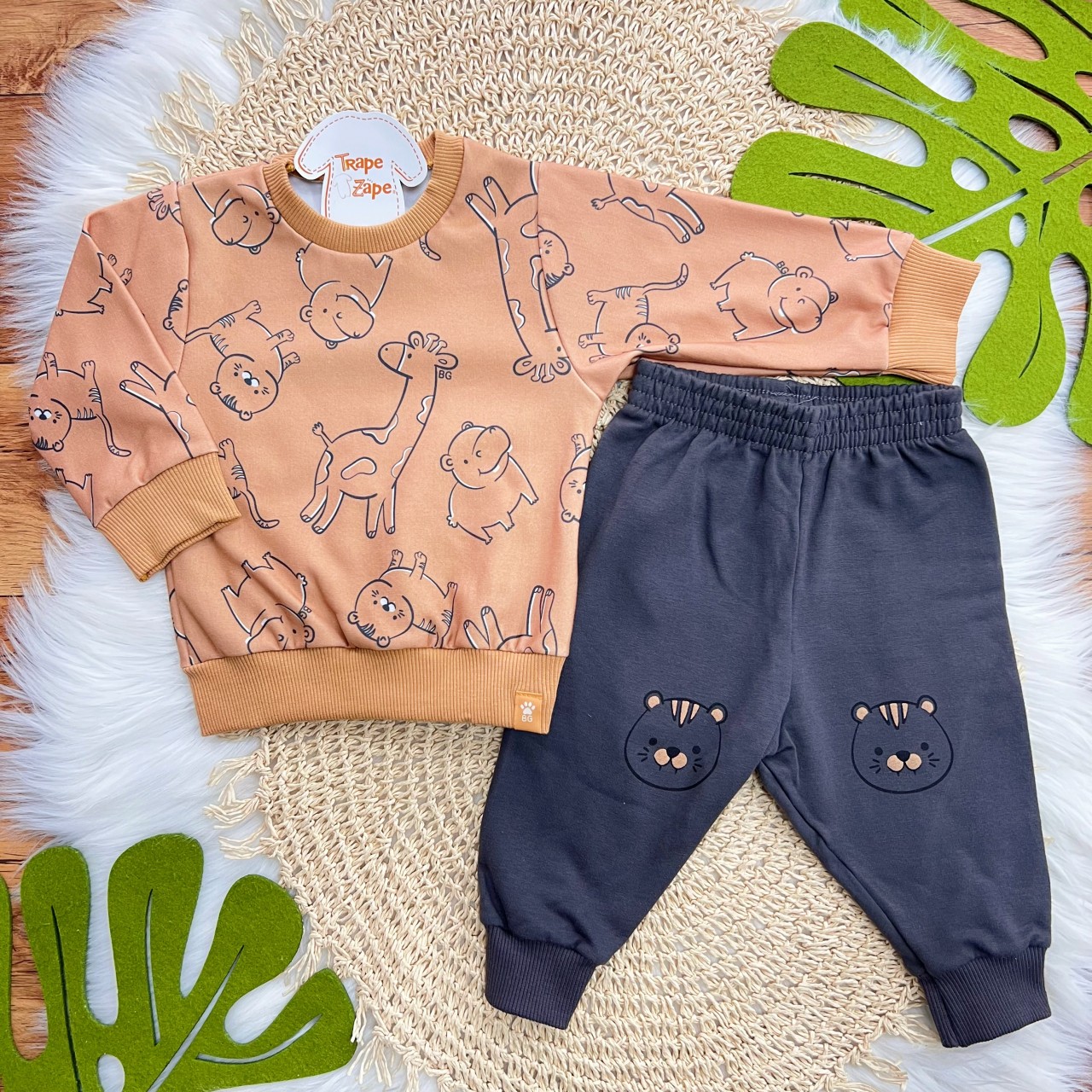  Conj. Casaco Safari e Calça Tigrinhos de Moletom - Caramelo